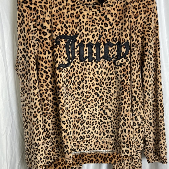 NWT!! Set💖 Juicy couture long sleeve velour pajama set cheetah print for women
